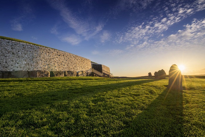 Private Full Day Tour To Newgrange And The Boyne Valley